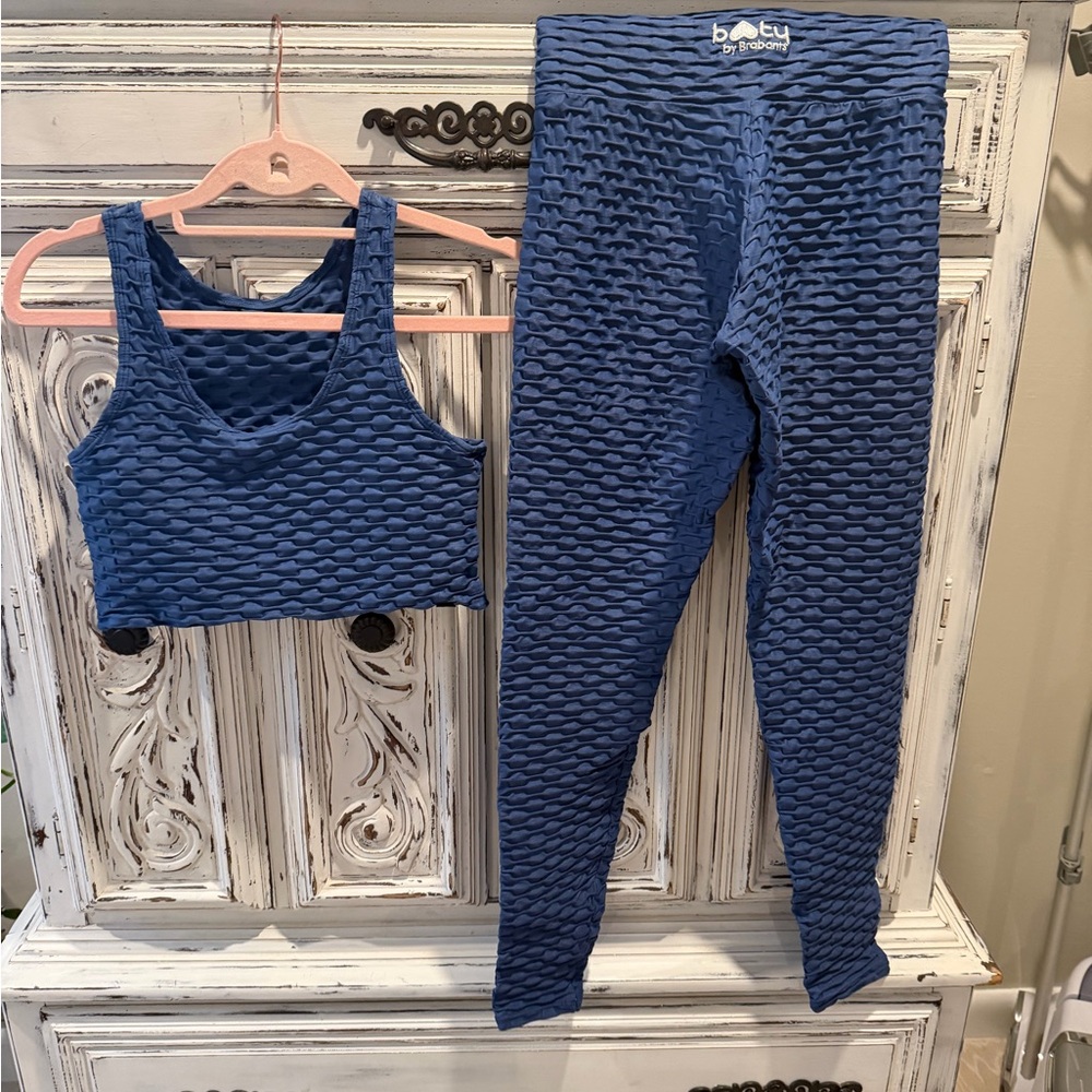 Booty by Brabants Blue Textured Leggings & Crop Top Set